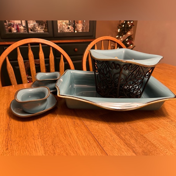 Southern Living Dinnerware Collection - Picture 1 of 2